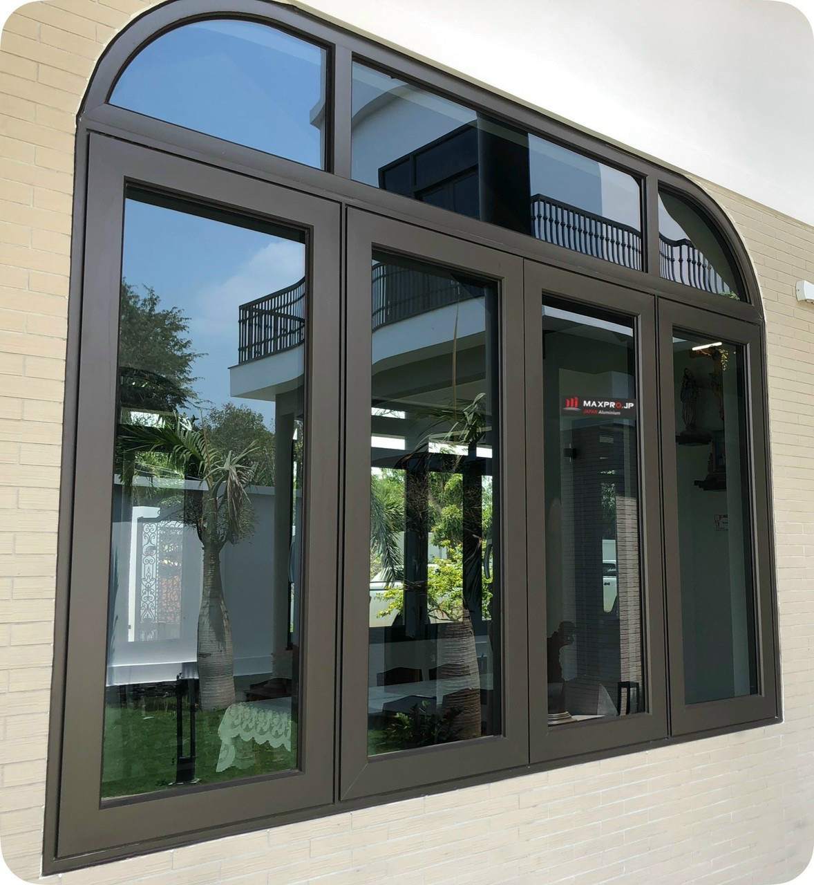 CỬA SỔ 4 CÁNH UỐN VÒM NGHỆ THUẬT NHÔM MAXPRO