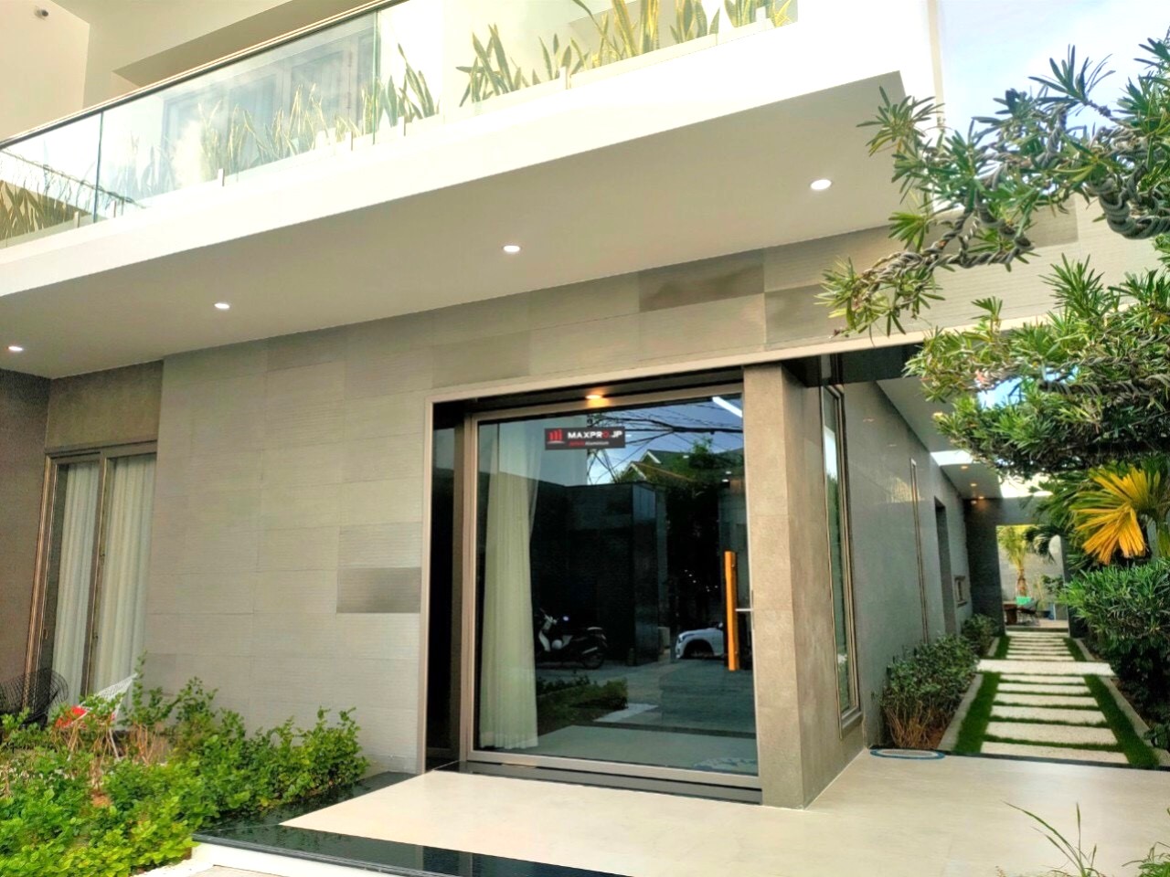 CỬA ĐI MỞ QUAY 1 CÁNH NHÔM MAXPRO CHÍNH HÃNG