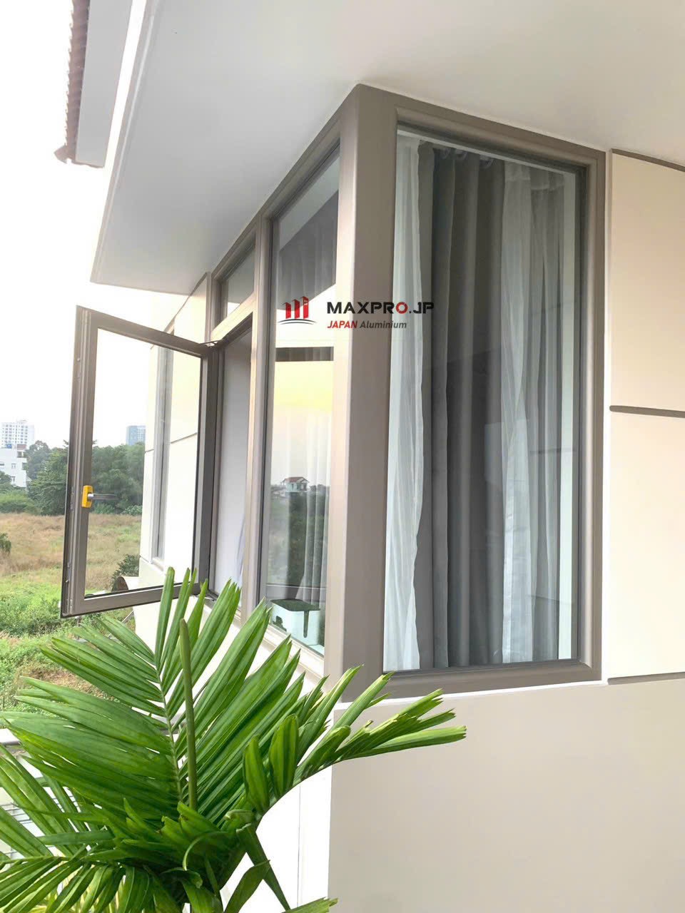 CỬA SỔ 2 CÁNH NHÔM MAXPRO NHẬP KHẨU MÀU NÂU
