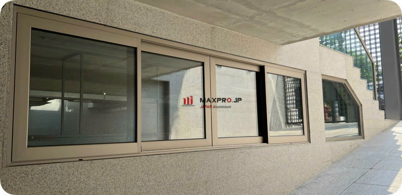 CỬA 4 CÁNH MỞ TRƯỢT NHÔM MAXPRO NHẬP KHẨU